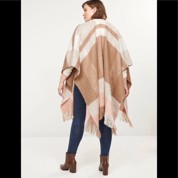 🆕NEW! Oversized Plaid Fringe Poncho - Picture 3 of 11